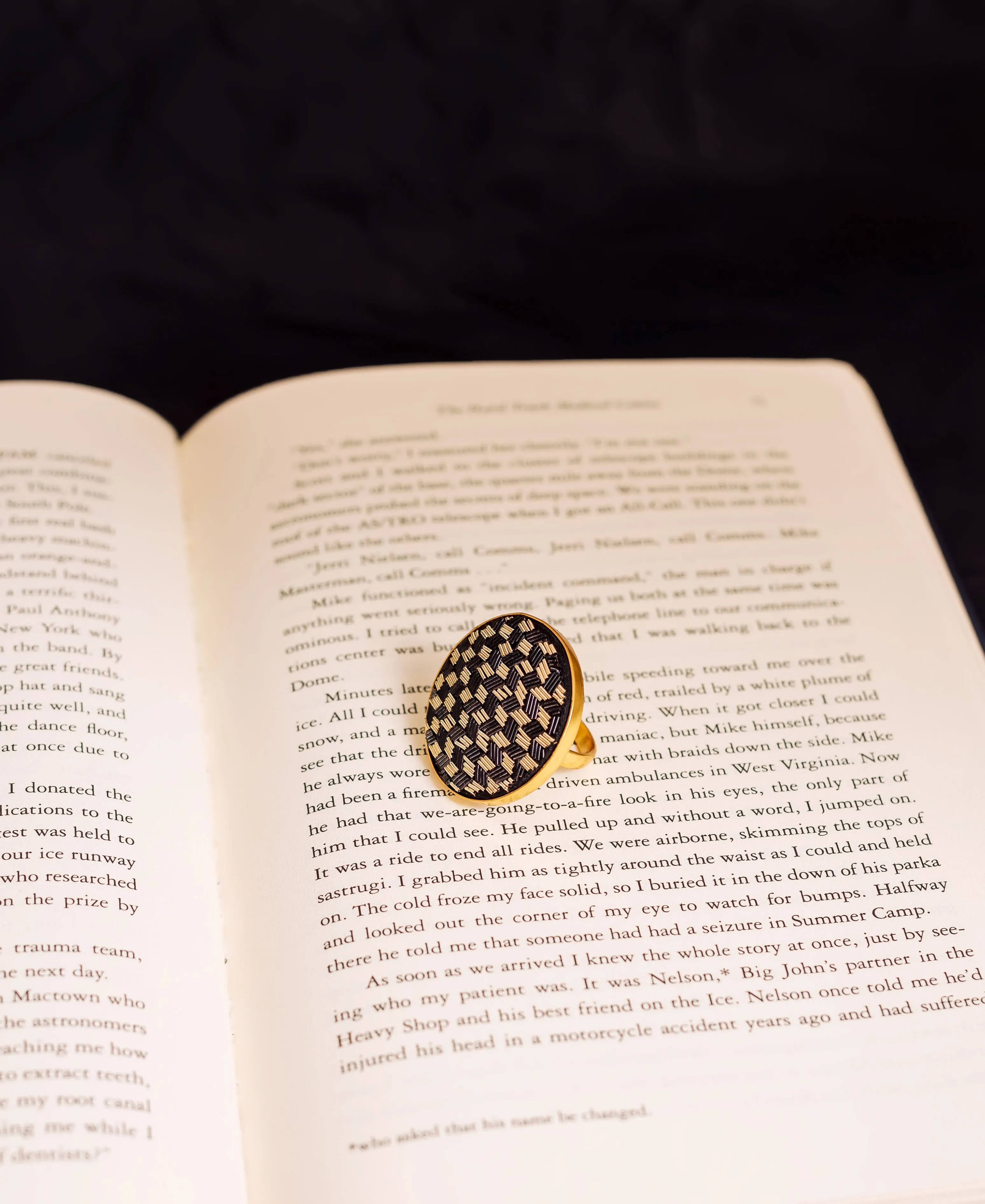 Black and Gold Patterned Grand Ring