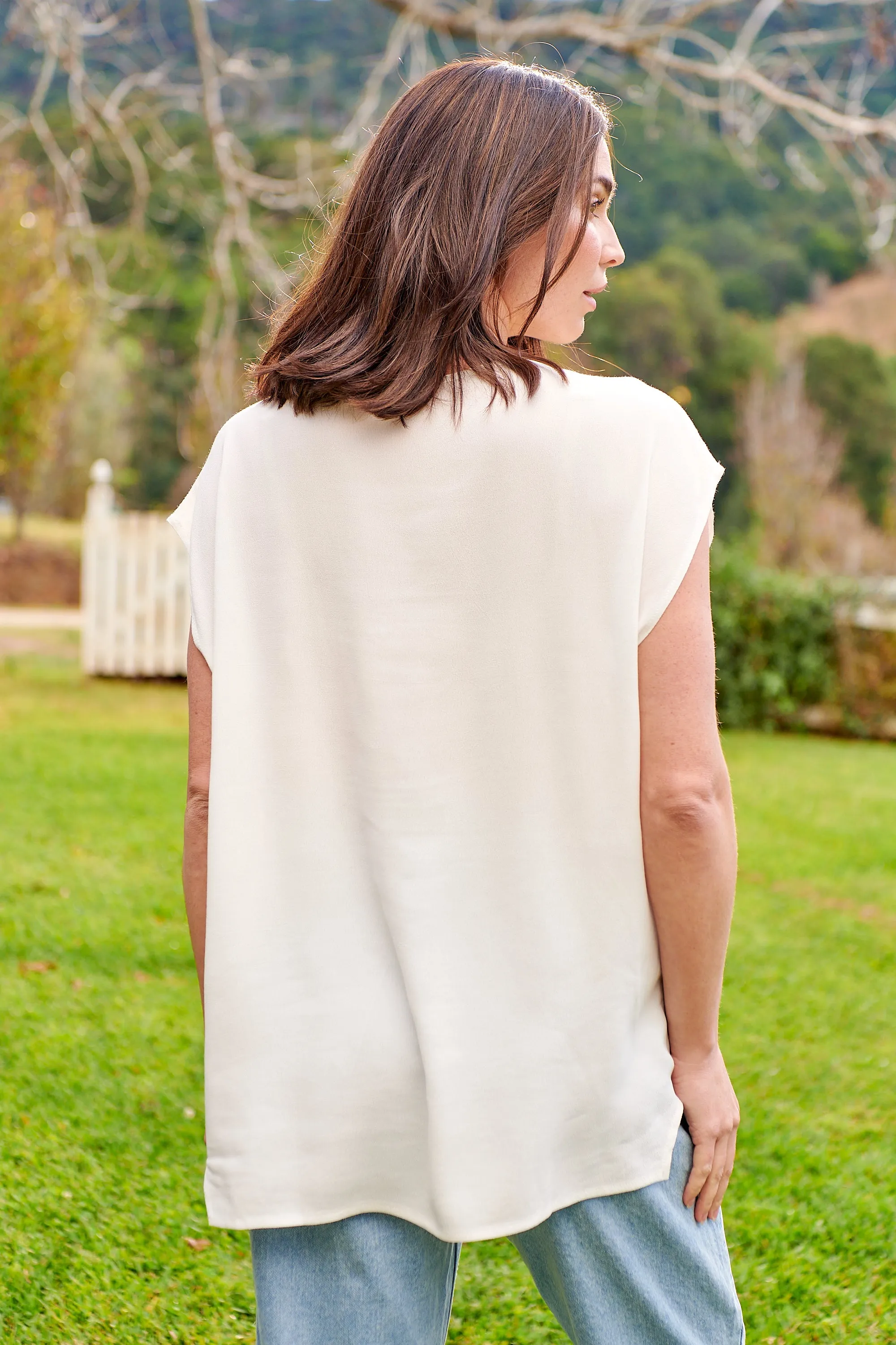 Chele Short Sleeve Oversized White Plain Top