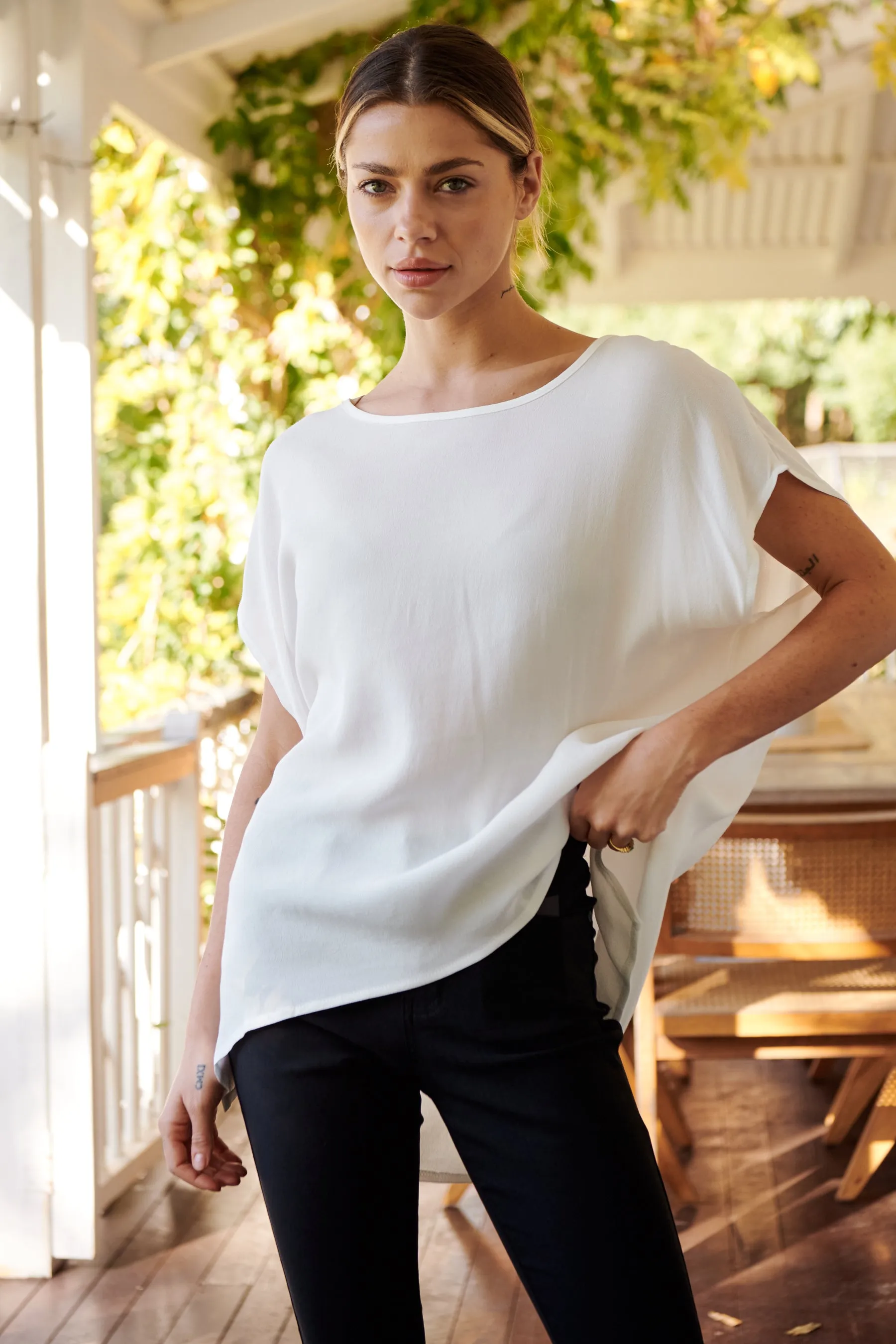 Chele Short Sleeve Oversized White Plain Top