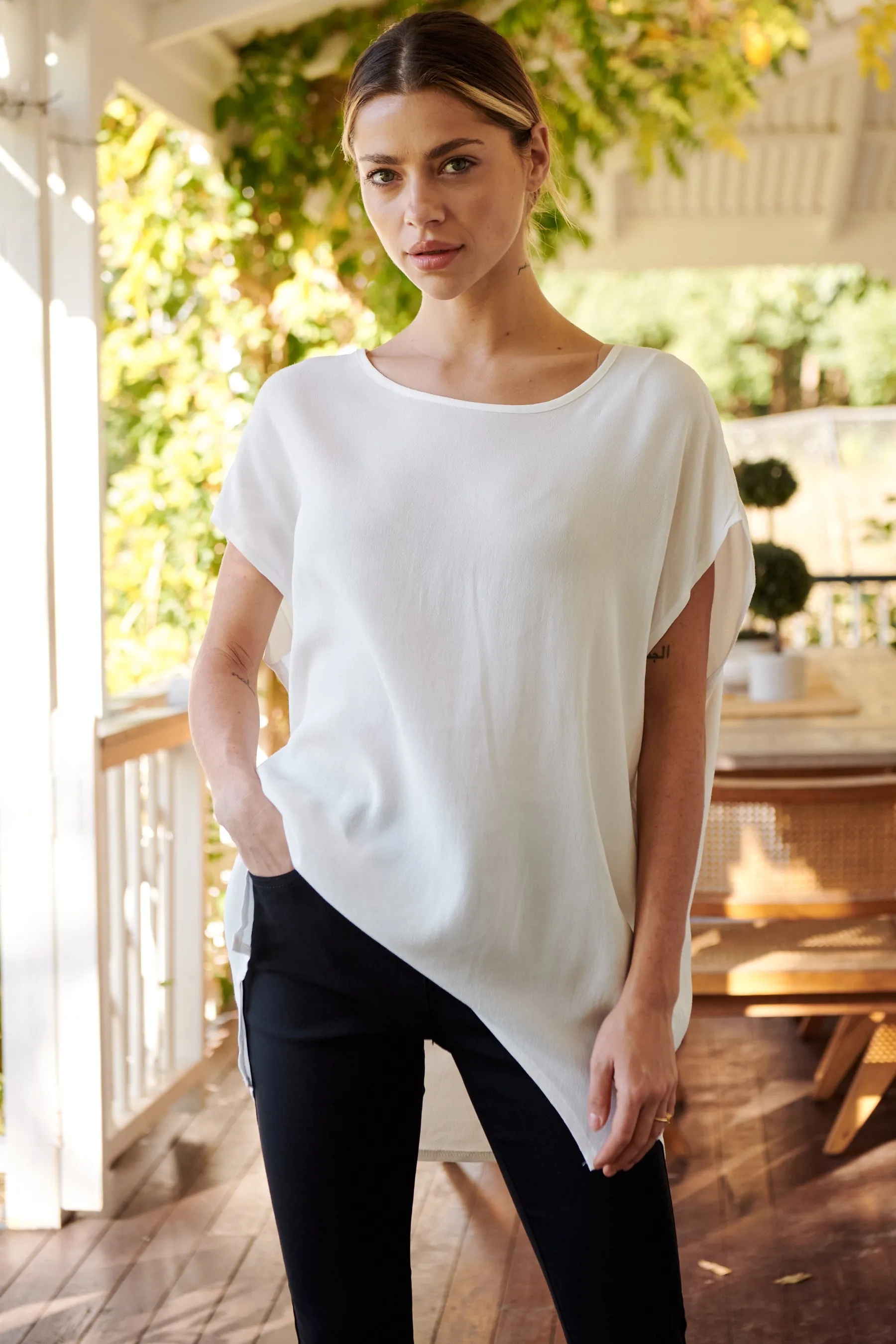 Chele Short Sleeve Oversized White Plain Top