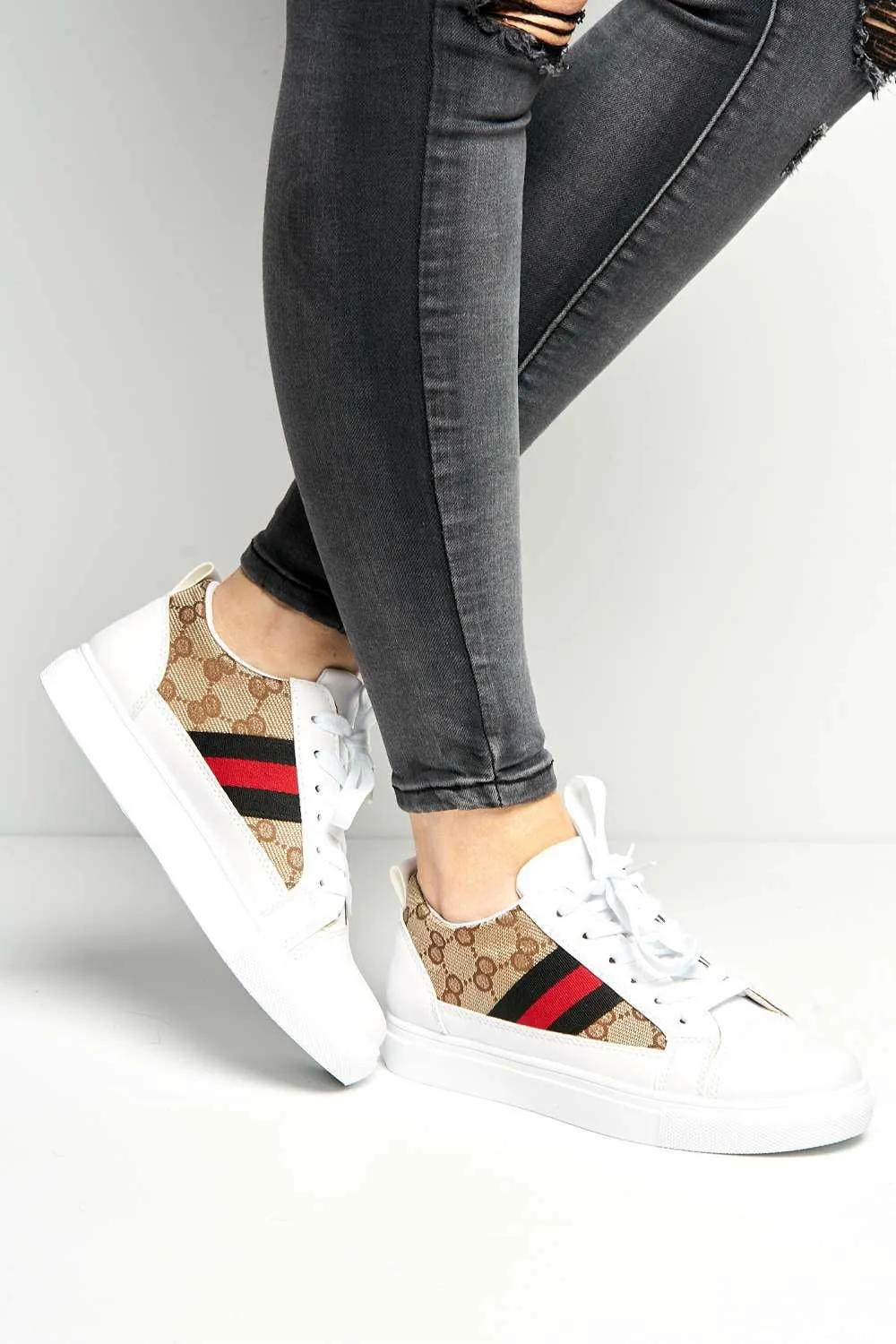 Goodie Three Stripe Patterned Lace-Up Trainers in White