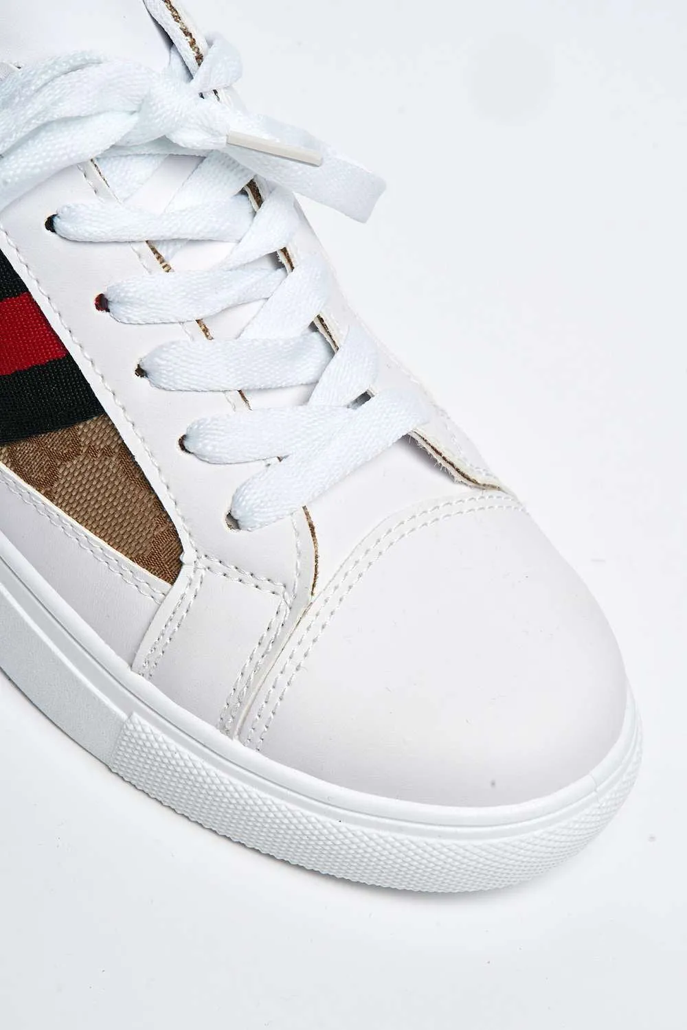 Goodie Three Stripe Patterned Lace-Up Trainers in White