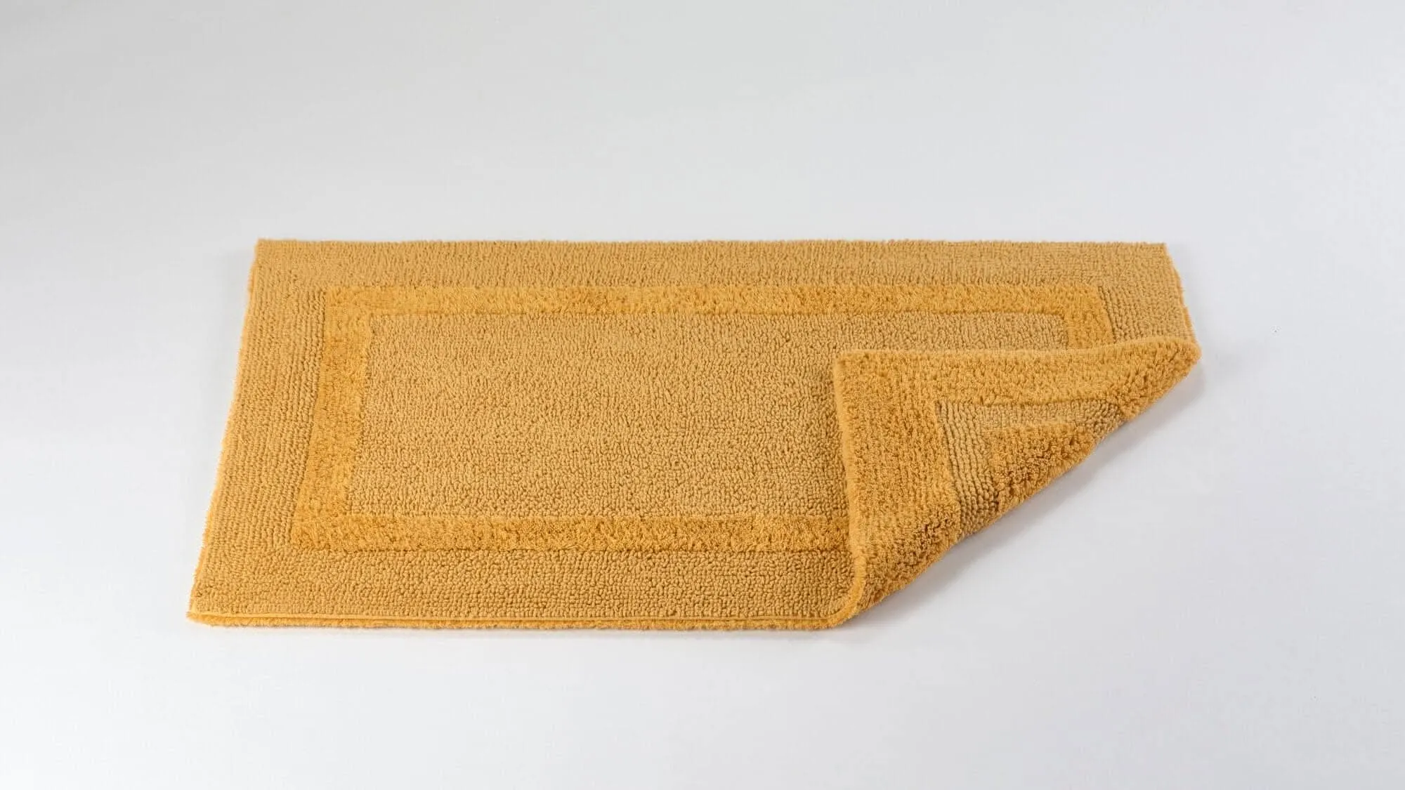 Reversible Contoured Bath Rug (23 x 23" | 60 x 60 cm)