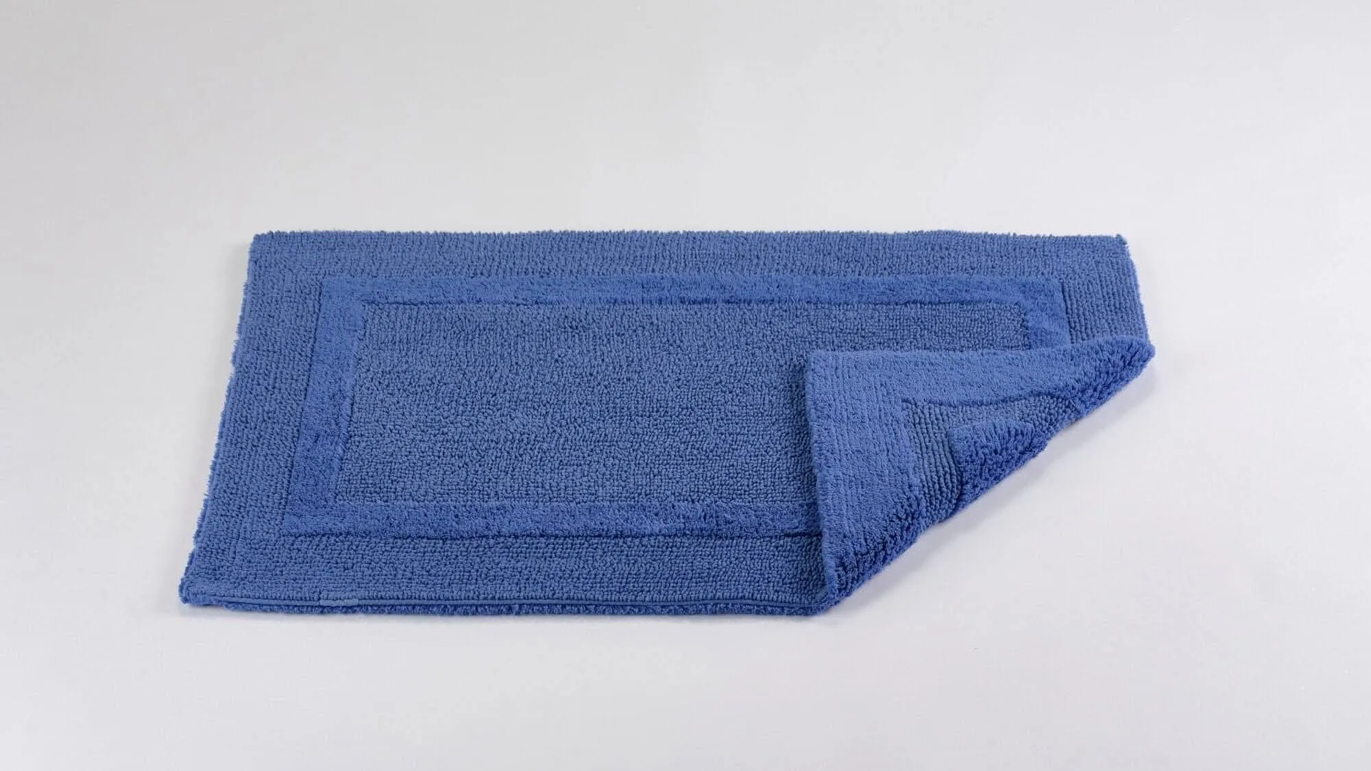 Reversible Contoured Bath Rug (23 x 23" | 60 x 60 cm)