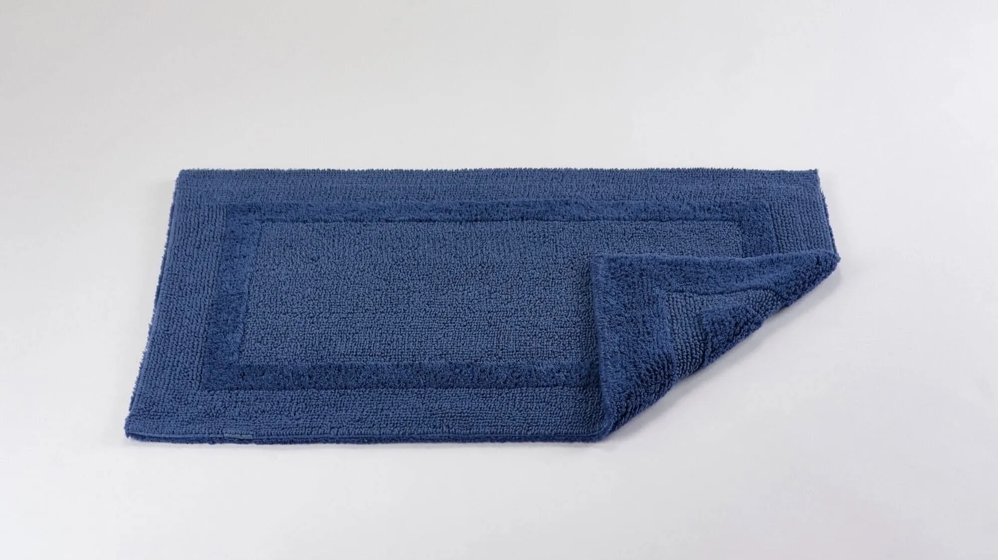 Reversible Contoured Bath Rug (23 x 23" | 60 x 60 cm)