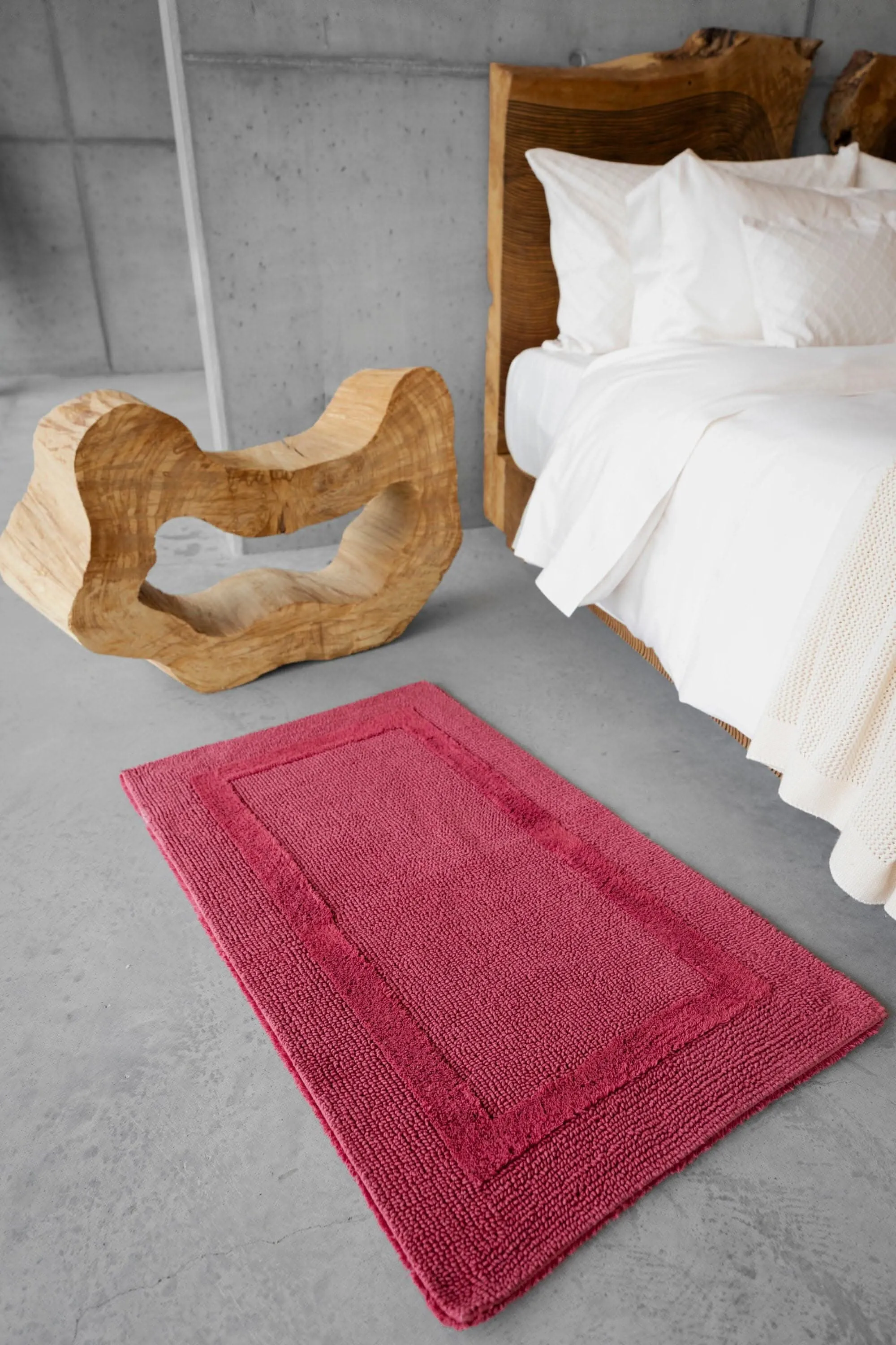 Reversible Contoured Bath Rug (23 x 23" | 60 x 60 cm)